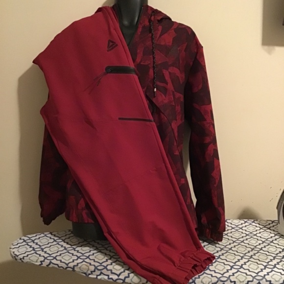 REEBOK, women’s track suit, gorgeous, new condition, see all photos, must have. - Picture 2 of 13